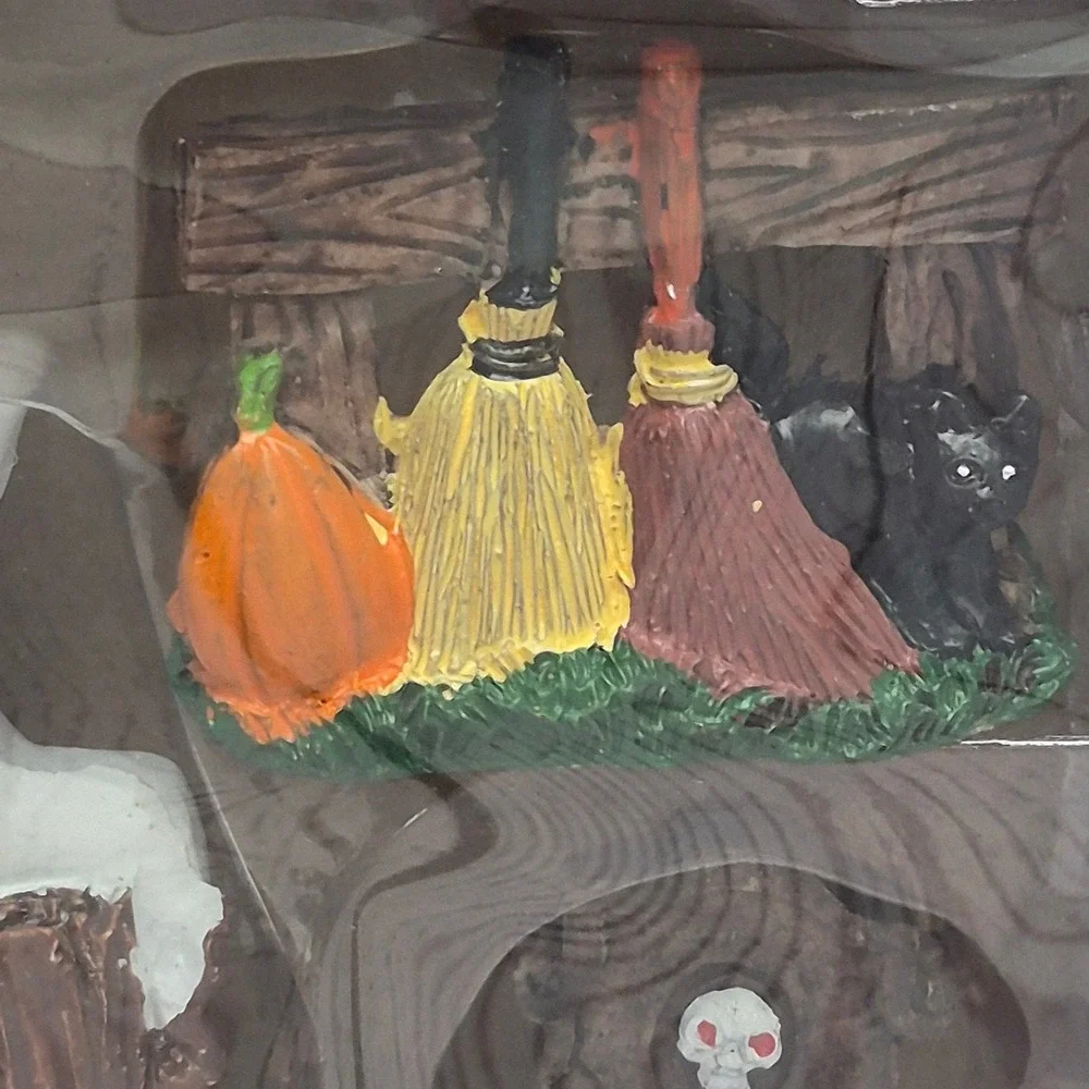 Seasonal Collection Halloween 6 Piece Fairy Garden Miniature Ghost Skull Set